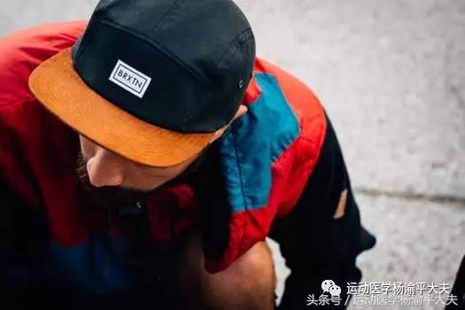 膝关节粘连弯曲100度能恢复吗,膝关节粘连50度就弯不下去了