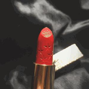 当大家还在购买洋货时，日本女生却爱上了这支来自中国的口红