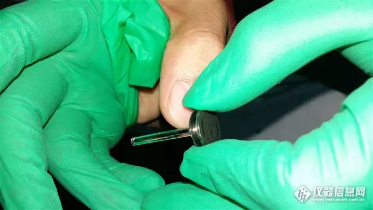 喷涂机柱塞杆密封圈更换步骤视频,怎样安装柱塞杆上密封圈