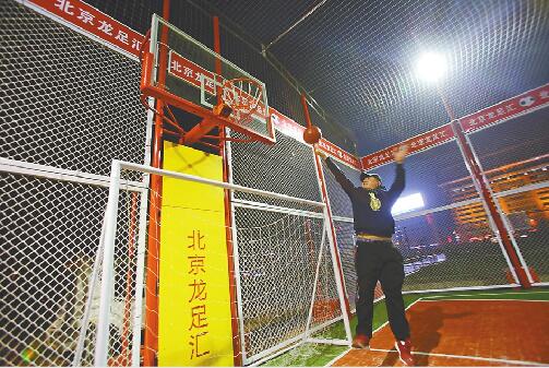 泉城广场篮球场开了吗,泉城广场大屏幕看球