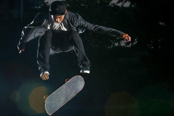 晚上必须耍酷，魔都滑板场地大搜罗！