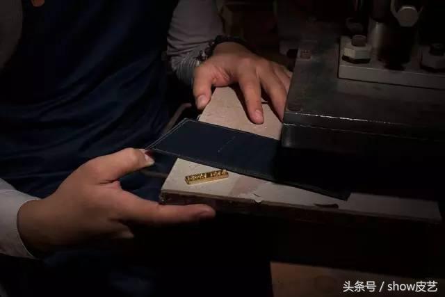 手工皮具制作流程揭秘,皮具手工缝制针法视频