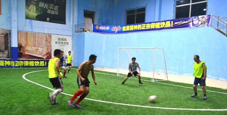 10个足球的最佳动作技巧,十个足球控球技巧