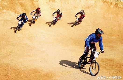 录像基础知识入门构图,入门单反拍照构图技巧