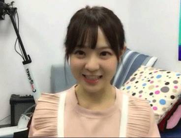 这个年头，连美食节目都要动用“女色”吸引眼球了