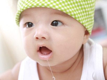 怎么处理宝宝的口水疹,怎么预防宝宝口水疹