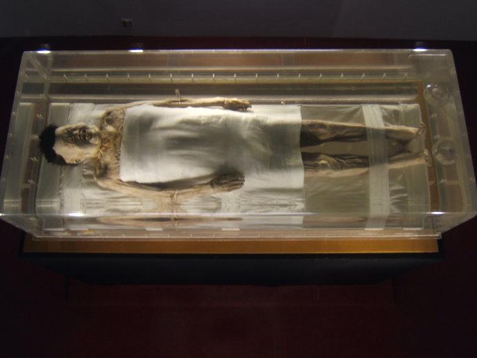 汉墓女尸千年不腐之谜,日本千年不腐的女尸