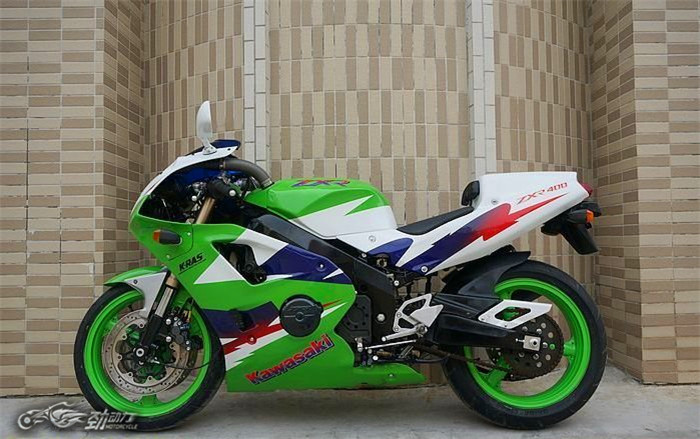 推荐几款400cc的新手跑车,来看看老帅哥年轻时候的样子