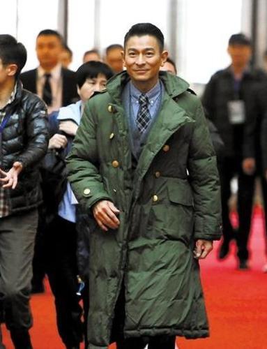 正装怎样穿不像推销员,正装怎么穿才不像卖房的