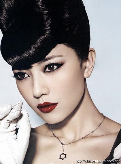 赵丽颖赫本妆热搜第一，但在这些女星面前她真的弱爆了！