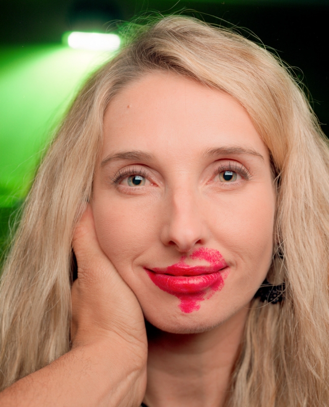 街头摄影师给陌生人拍照谈对象,摄影师街头给陌生人拍照