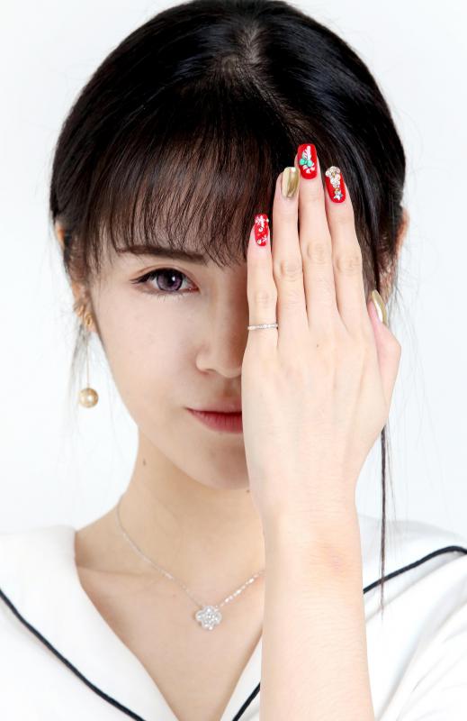 方寸美甲点亮造型