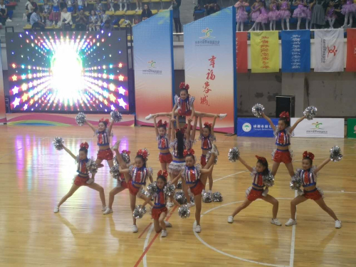 龙岐小学啦啦操队,大型校园啦啦操小学组