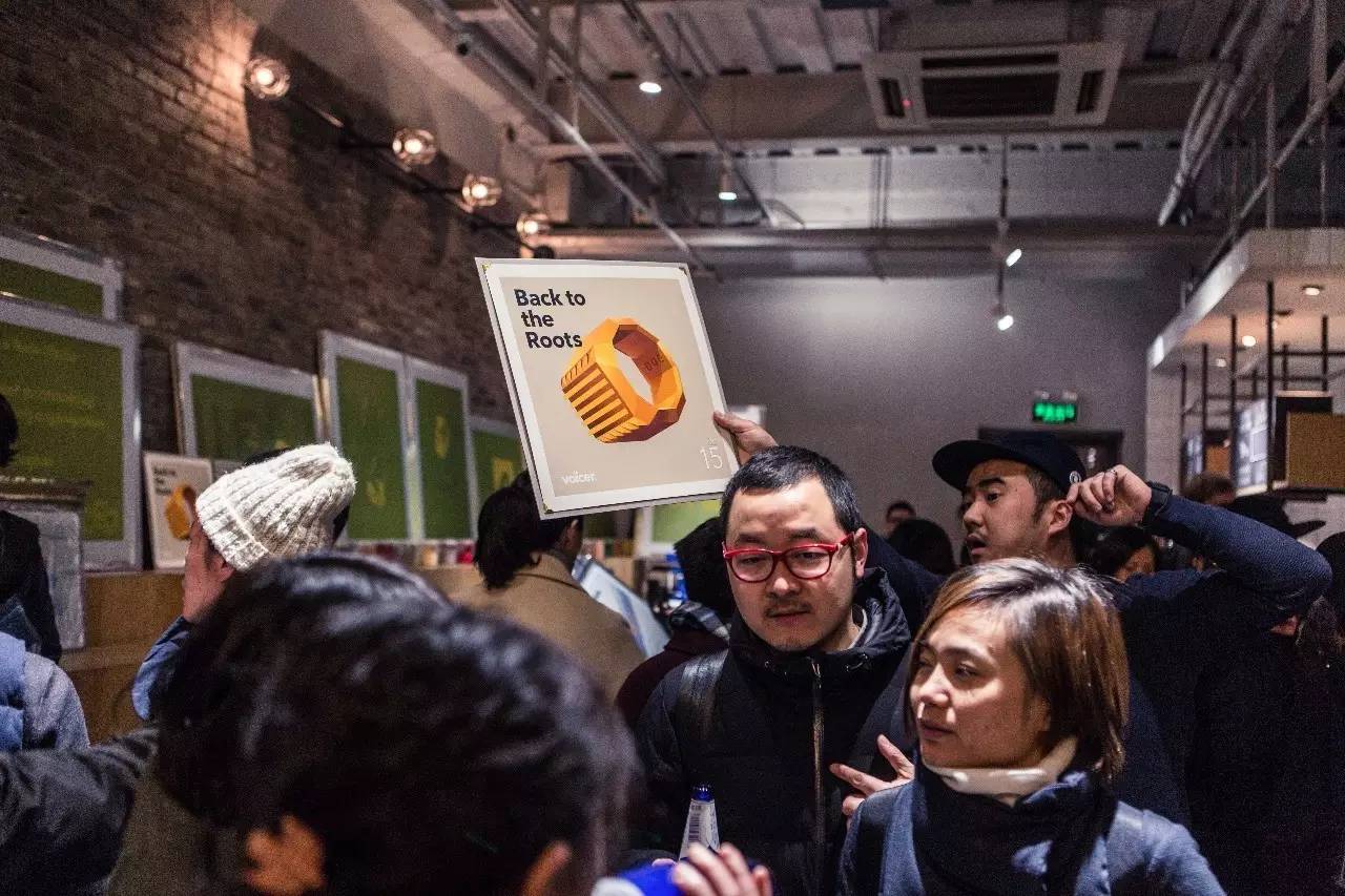 图集｜我们带着这些“黑胶唱片”和几百个好看的人，一起入侵了DOE