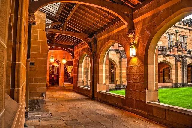 霍格沃茨的建筑,霍格沃茨魔法学校建筑是什么风格