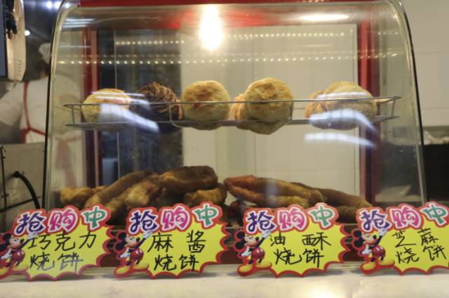 吃完食堂的第200碗饭，Ta说带我去后厨看看