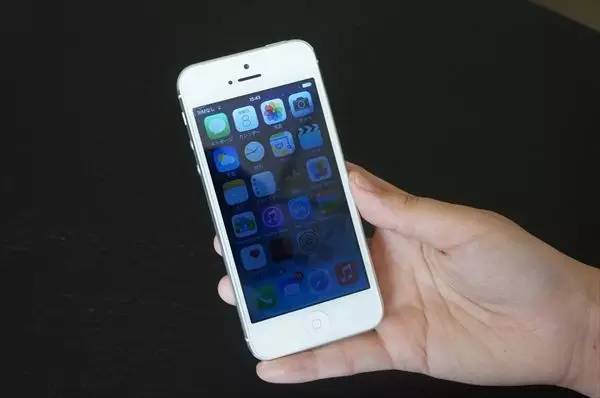 手机屏进水有水印简单的解决方法,手机进水黑屏了但是有声音怎么办