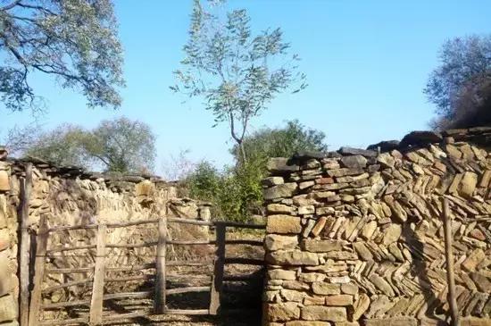红土高原深处的神秘古村落,黄土高坡最原始的村落