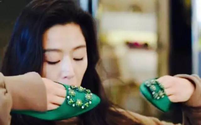 全智贤蓝色的鞋,全智贤最新机场同款鞋