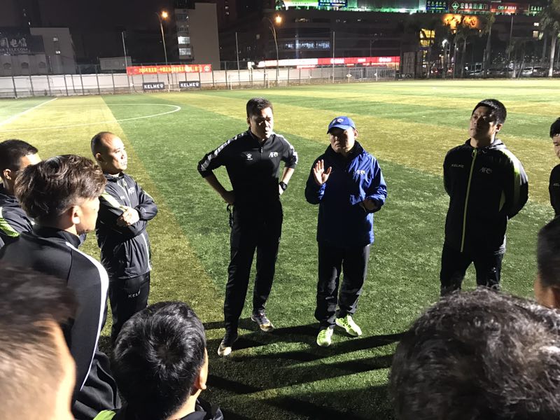 读“董”足球181期——这群足球人的平安夜居然是这么过的！