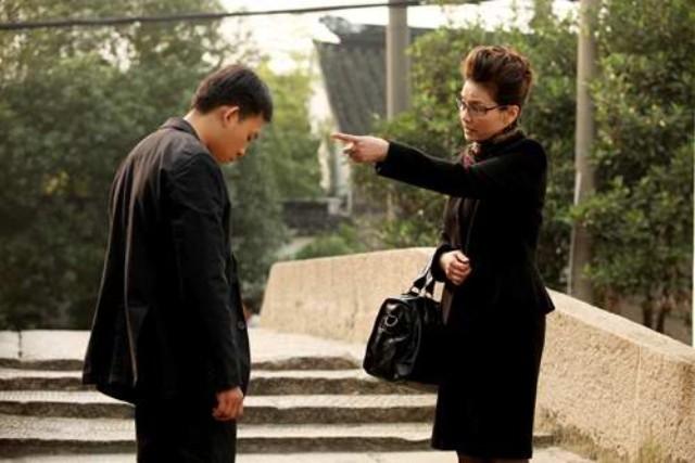 丈母娘想把小孩户口落户到她家,丈母娘户籍迁入我们房子