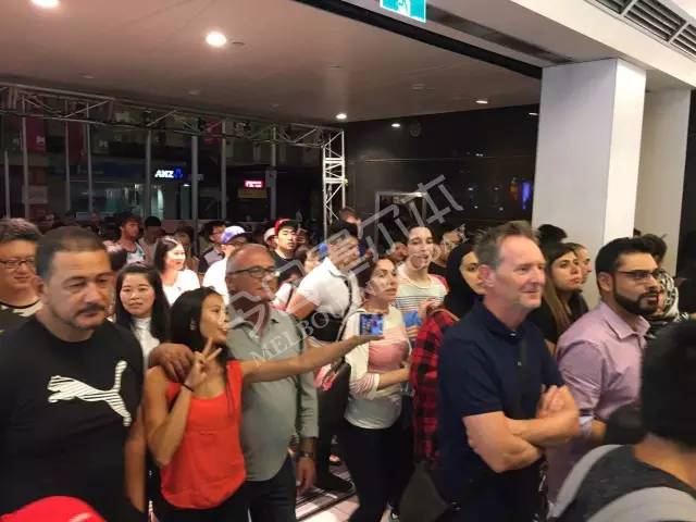 墨市BoxingDay现场:蔻驰5折!兰蔻YSL7折