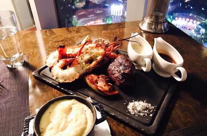 让你印象最深刻的牛排餐,新年的第一餐火锅