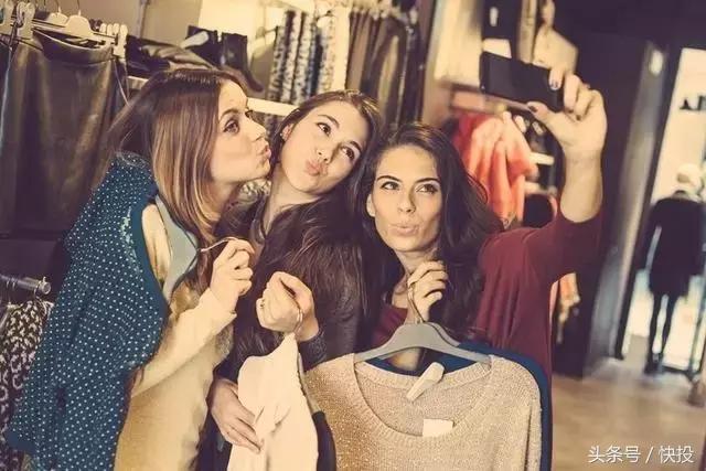 有人拼爹上位、拼车回家，她拼的东西很掉份，却有人送上千万美金