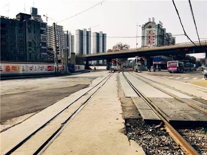 再看你一眼粤语歌,再看你一眼原唱完整版