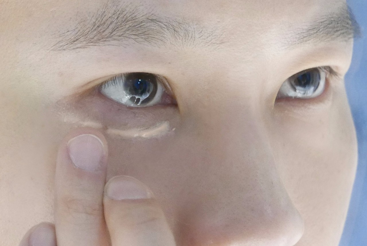 姑娘,你漏电了!