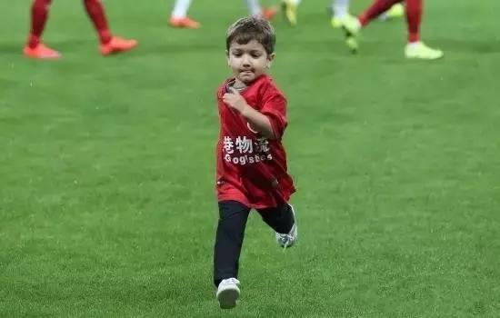 孔卡透露了自己要重返中国的打算,孔卡上海上港离队球迷