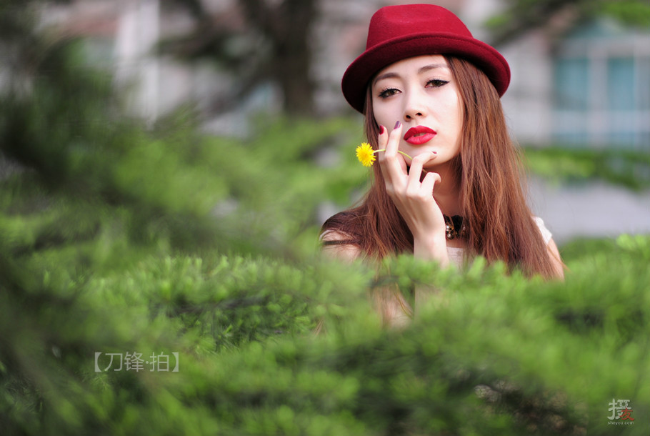 烈焰焚情,烈焰红唇娇艳欲滴