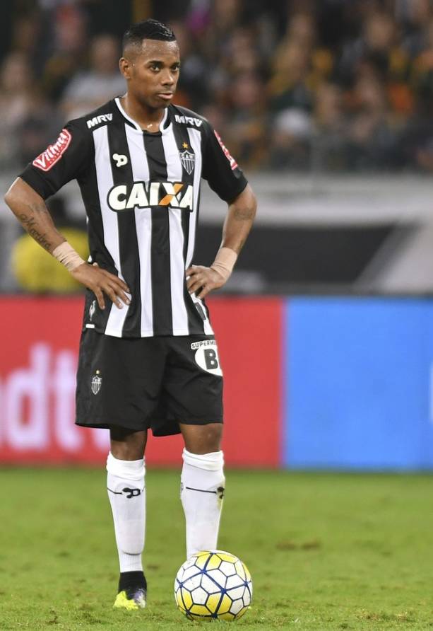 满身广告的球衣,好多广告的球衣