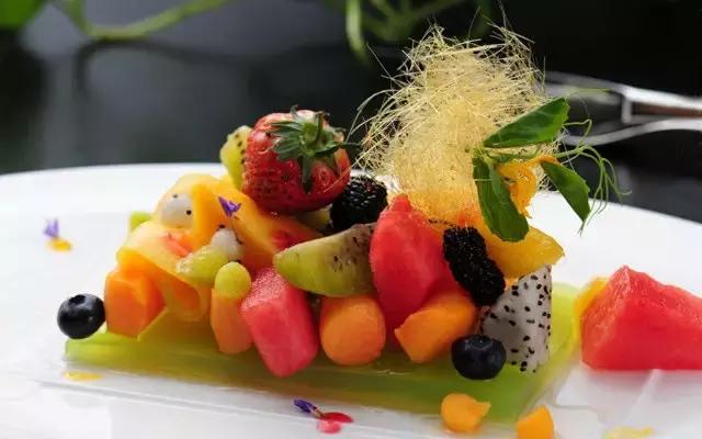 沈阳十大必去的餐厅探店,38年老字号美食探店沈阳