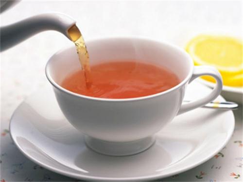 狗狗吐黄水但食欲便便都正常,狗狗便便一半成形一半不成形