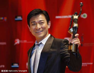 刘德华不为人知背后的故事,刘德华为啥那么受人尊敬