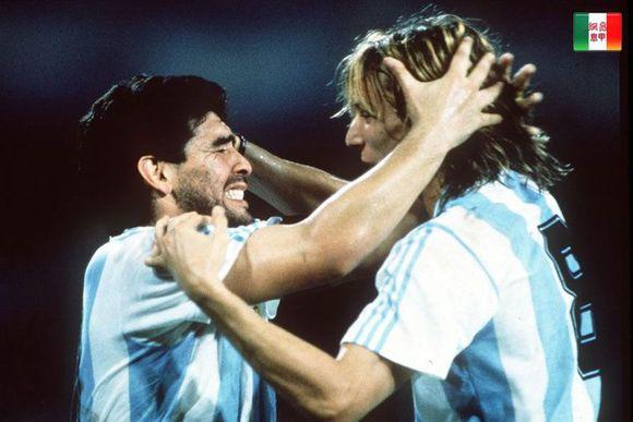 足球场上的三大经典之吻,足坛史上最强兄弟情