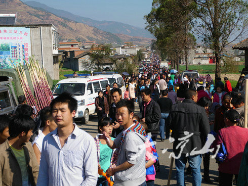 德昌有个村庄3000年前农具嵌墙上当地欲办草坝场农耕文化节