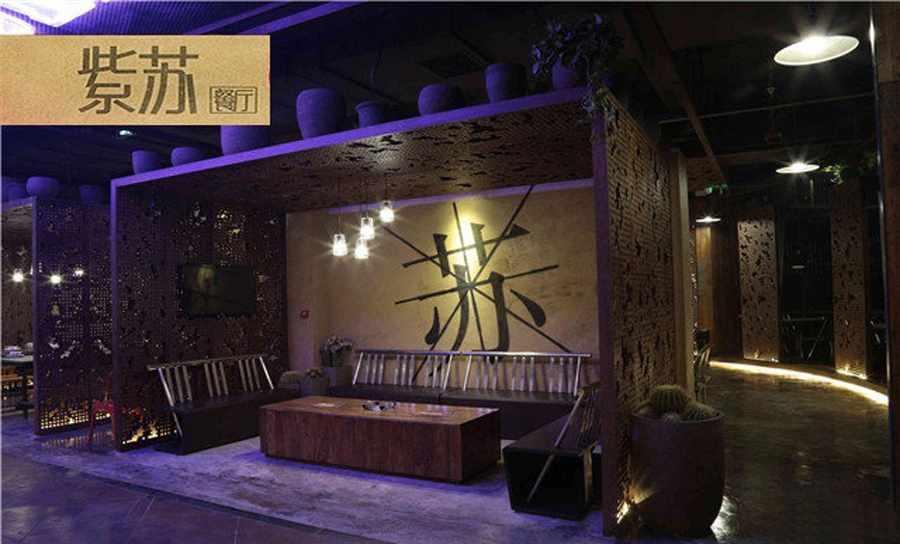 个个喊亏纷纷关店，这家不临街巷、曾月亏40万餐厅为何火了？