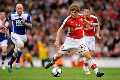 如何踢好足球基本功,足球基本功训练方法颠球