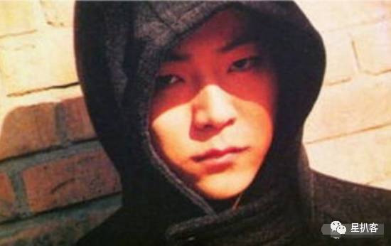 窦靖童孝顺,窦靖童照片被夸有个性