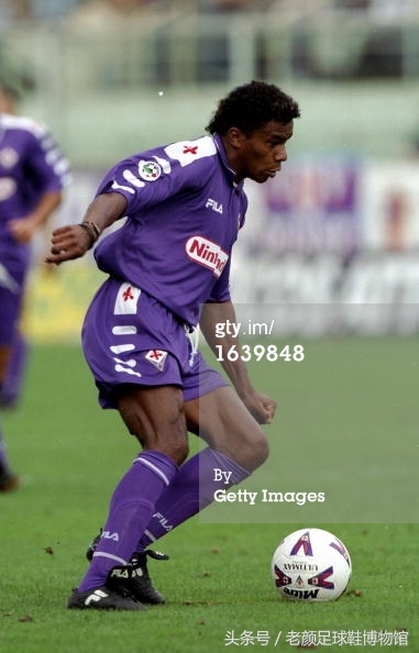 what足球,what鞋是什么牌子