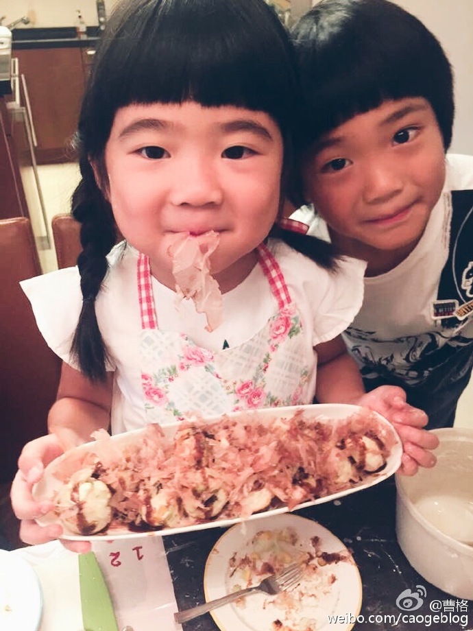 贝儿杨阳洋费曼摘菠萝,爸爸去哪儿贝儿杨阳洋费曼