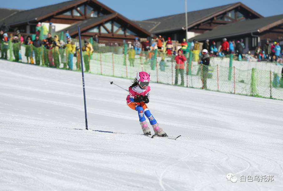 南山滑雪场自带雪板门票价格,北京南山滑雪场难度