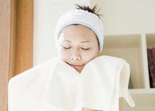 怎么洗变黄又发硬的毛巾,用久的毛巾怎么洗才能变软变干净