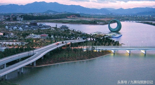 厦门唯一一个有海且叫厦门的城市,厦门是个风景优美的城市