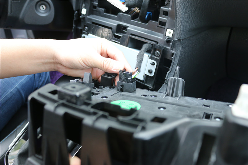 标致308改畅影10.2寸横屏机，2017就这么任性