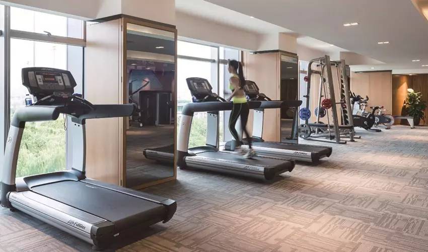 天河机场五星级酒店,五星酒店连住18天的感受