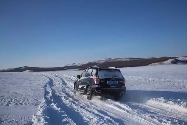 斯巴鲁全系车型试驾,斯巴鲁冰雪飙车