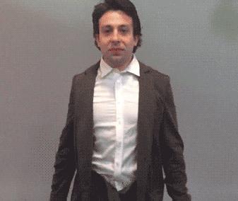 搞笑gif防火防盗防闺蜜果然没错,爆笑gif这就是女汉子开瓶盖的方式